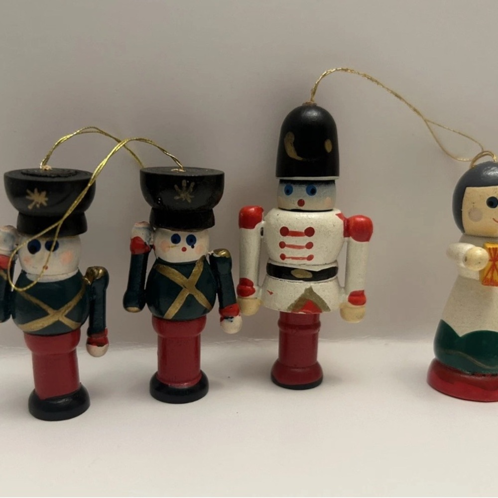 Vintage Wooden Christmas Ornaments Lot of 8 Hand Painted, Bird, Soldier, Snowmen - Picture 5 of 5